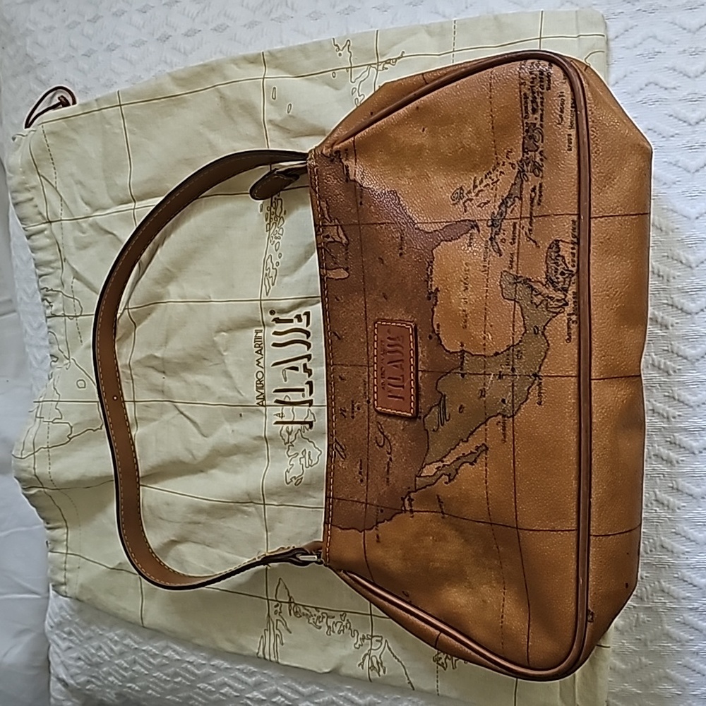 Alviero Martini small purse